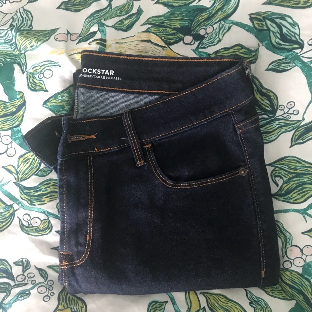 Old Navy size 10 short mid rise rockstar jeans